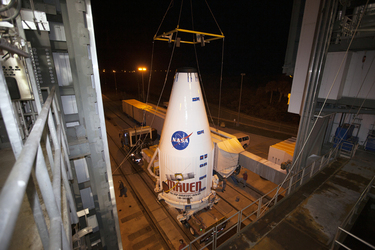 Lowering the sling to take MAVEN for a ride to the top